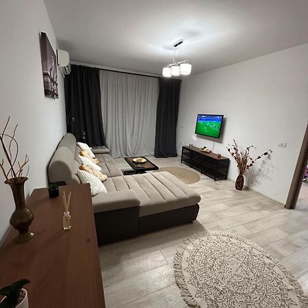 Cozy Apartment 130E By Plaza Bukarest Eksteriør billede